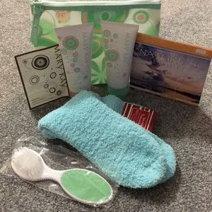 Brand New Mary Kay Pedicure Set